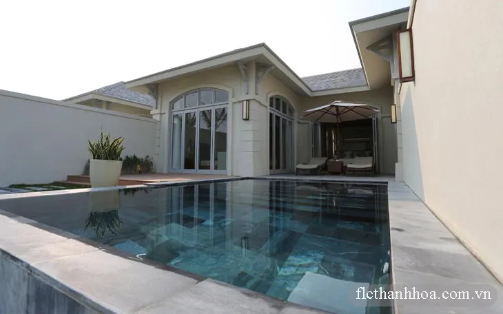 Pool Suite